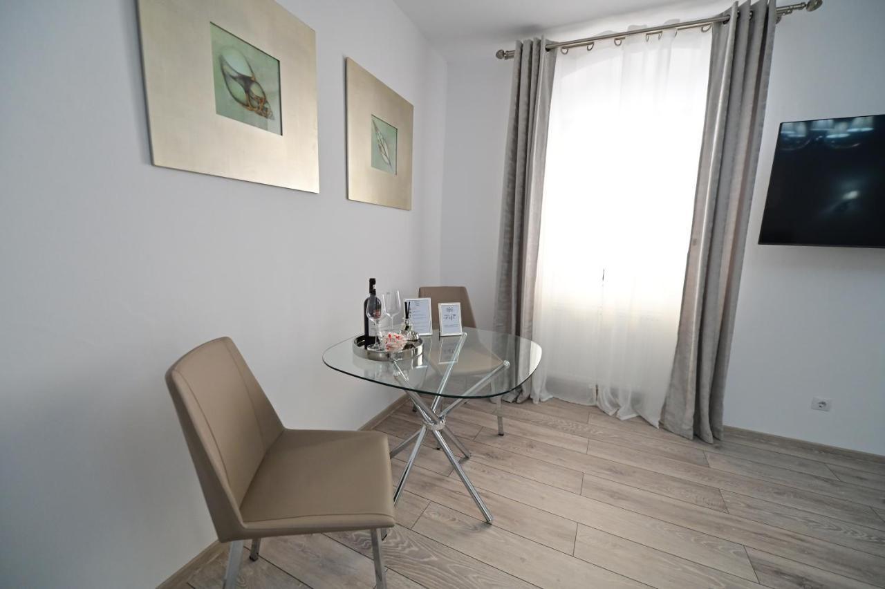 Apartments In The Heart Of Sibiu Exterior photo